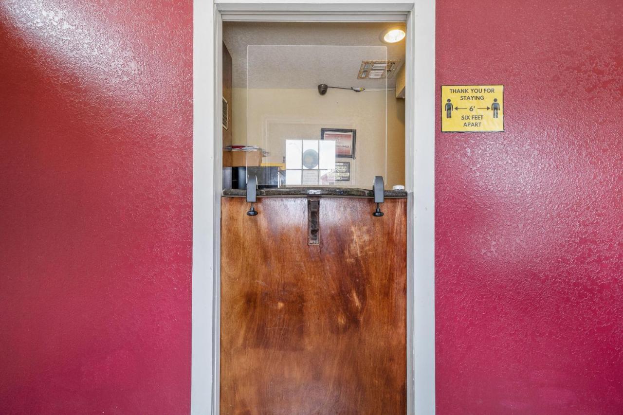 Oyo Hotel Kenedy Downtown - Us 181 Εξωτερικό φωτογραφία